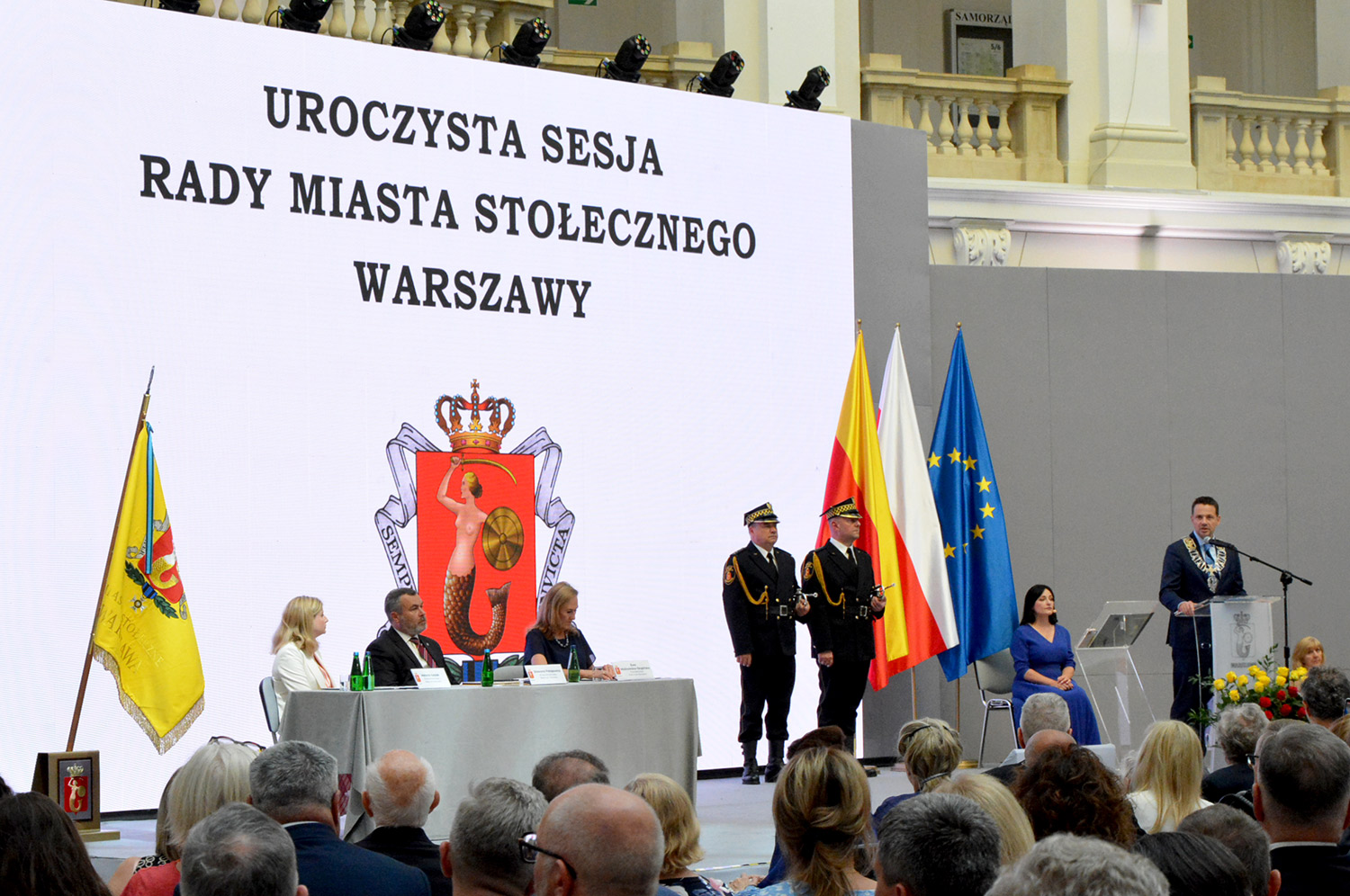 Uroczysta sesja Rady m.st. Warszawy, zwołana z okazji Dnia Pamięci Warszawy, z udziałem Ewy Malinowskiej-Grupińskiej, Przewodniczącej Rady m.st. Warszawy oraz Rafała Trzaskowskiego, Prezydenta m.st. Warszawy w Dużej Auli PW 31 lipca 2024 r.